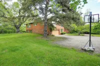 15 Mi to Downtown Minneapolis Retreat on 5 Acres