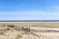 Pet-Friendly Apartment in Wildwood < 1 Mi to Beach - Pet friendly