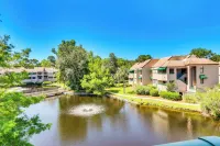 2 Mi to Beach! Hilton Head Golf Escape w/ Balcony