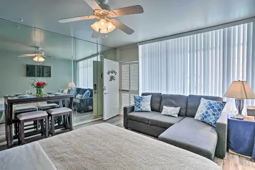 Virginia Beach Studio w/ Balcony + Pool View! - Condos