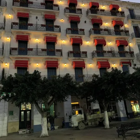 Hotel de Letoile Отели в г. Беджаия