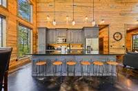 Luxury Cabin in the Woods w/ Hot Tub & Yard Games!
