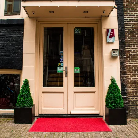 Amsterdam Downtown Hotel Отели рядом с достопримечательностью «Выставка «Тайны тела. Вселенная внутри»»