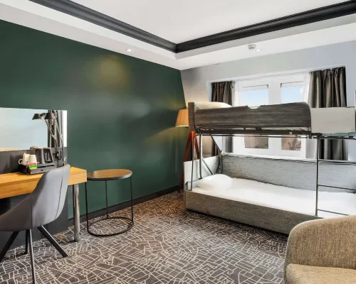 Radisson Hotel York Rooms Photos