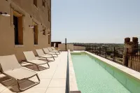 Hôtel la Prison - Pools
