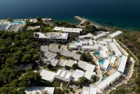 Wyndham Loutraki Poseidon Resort Hotels near Cave of the Seal