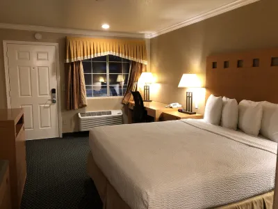 Lake Point Lodge Hotels near Rite Aid