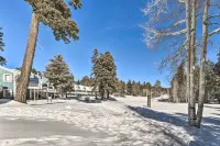 Bright Cloudcroft Condo w/ Game Room + Deck! -  Privatzimmer