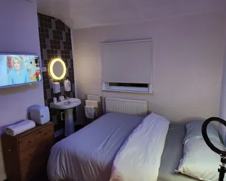 The Oddfellows Arms Hotels in Salford