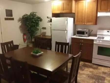 Lyle &Taylor Present -Slice of Home on the Road