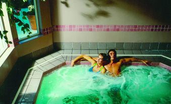 Endeavor Inn & Suites, Trademark Collection by Wyndham