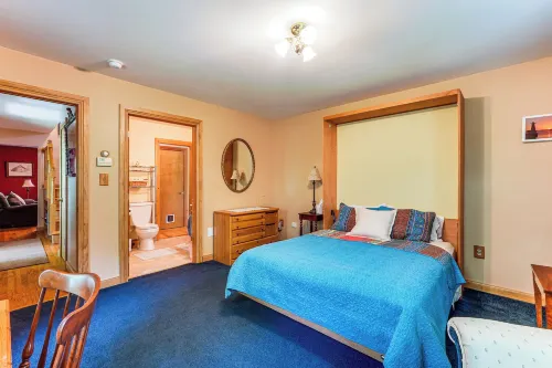 Peaceful Country Retreat: Private & Convenient