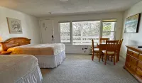 Island Inn - balcony