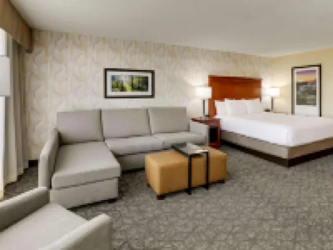Drury Inn & Suites Marion Hotels in Marion