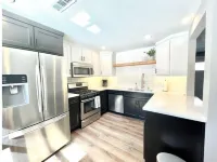 Stylish, modern, REMODELED : Central Location