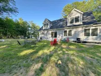 New Home! Sleeps 10 4Bdrm/4Bath Private Lot- Jenness Beach Gem!