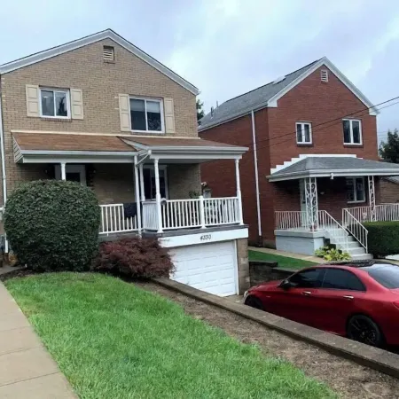 Remodeled 2Br/1.5B, Huge Yard, Off Street pk, Futon