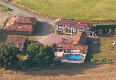 Traditional Vendeen Farmhouse incorporating 3 gites. Family-friendly.