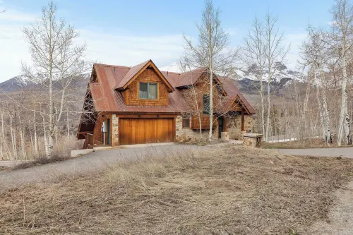 Russell Home by AvantStay Expansive Deck Stunning Views Hot Tub