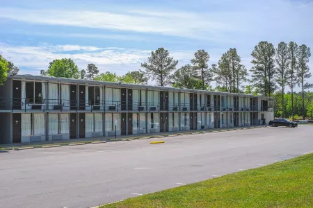 Masters Inn Selma Smithfield I-95 by OYO Отели в г. Сельма