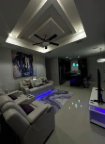 Purple King Size 3-bedroom apartment in wonderful McAllen with WiFi, AC