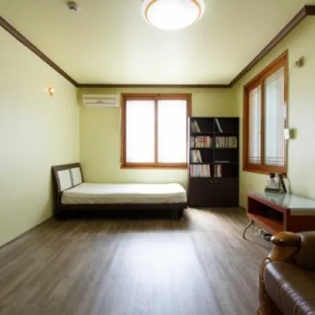 Cheongdo Gangbyeon Dolgorae Pension