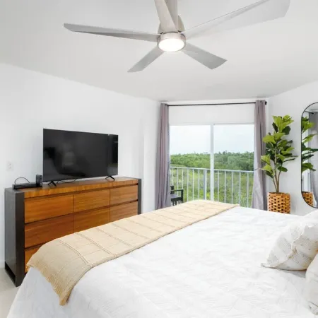 Oceanfront 2BR/2BA Remodeled Condo King + Bunk Room Balcony Views