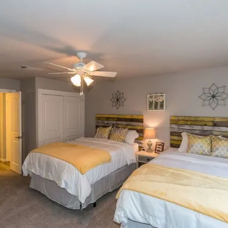 Beautiful Remodeled Luxury Waterfront Property- 3BR/2.5 bath-Sleeps 11!!!