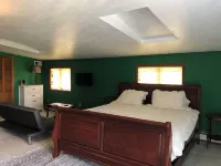 Entire House on 2nd Ave