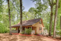 The Lake Place Cabin w/ Golf Cart & Free Kayaks! - 3-Star