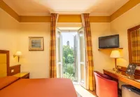 Hotel Il Chiostro by Lvg Hotel Collection فنادق في Pallanza