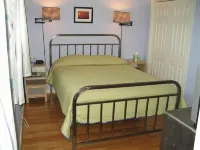 Heart of the City - HalfBlock to METRO -   Columbia Heights. Hotels in Columbia Heights