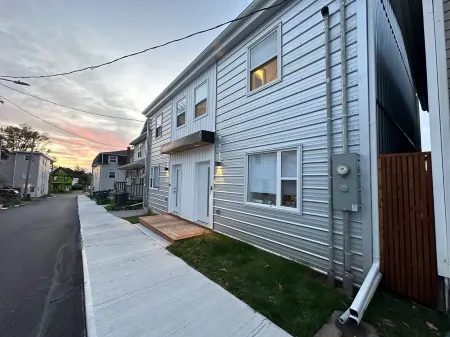 New Downtown Charlottetown Home Sleeps 5