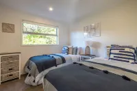 Two Sisters - Palm Beach Haven Hotels in Palm Beach