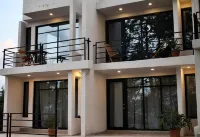 Casa Madera 2B Estancia a la orilla de la Barranca los Jilgueros...Espectacular!