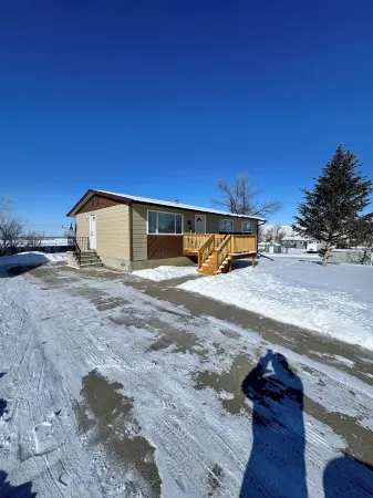 Charming 3-bedroom house with WiFi, AC in fabulous Glasgow. Completely remodeled