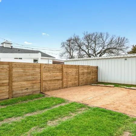 Poppy & Rye Cottage; one block from Magnolia, walkable to everything!