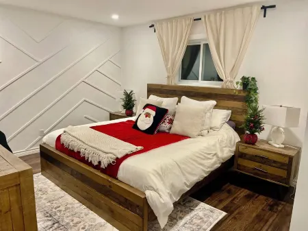 Cozy Rosseau Cottage