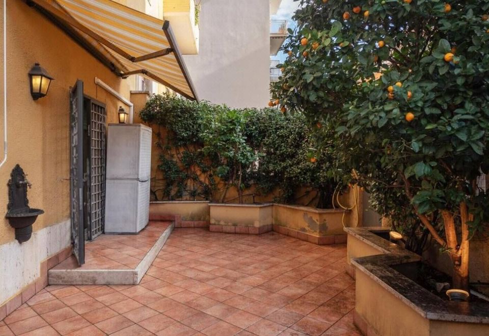 Entire apartment within walking distance of Trastevere, Gianicolo and Villa Pamphili.
