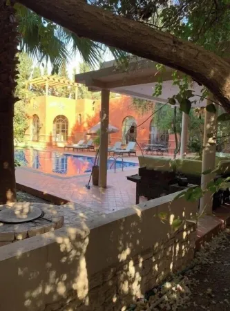 Villa piscine chauffée PV,Clim,3sdb,4ch,Staff disp Отели в г. Бузама