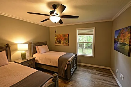 Buffalo to Branson country house