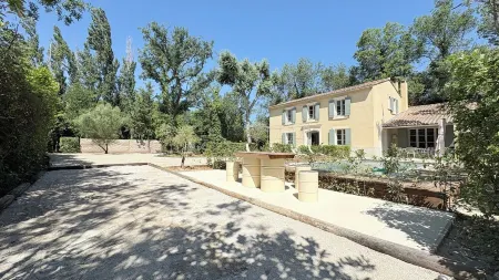 Mas Provençal near Avignon
