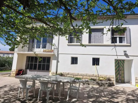 Maison le murier Отели в г. Обиньян