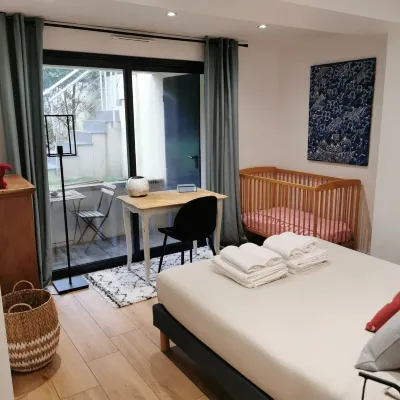 1 Bedroom Apartment in Bry-sur-Marne Hotels in Bry-sur-Marne