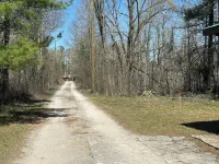 Charming Motel in Lovells 3 Bedroom 3 bath Full Kitchen feet away  AuSable River