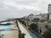 The beach condo : Beach House