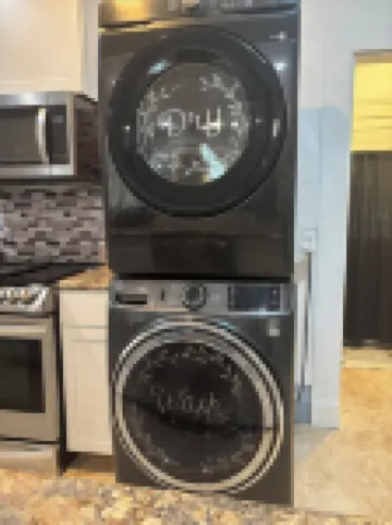 3-bedroom house in charming Waycross with WiFi, AC. Start your vacation now