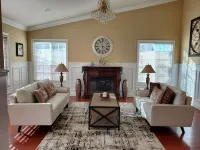 Charming 4-bedroom house with WiFi and AC in tranquil Diamond Bar Hotels in Diamond Bar