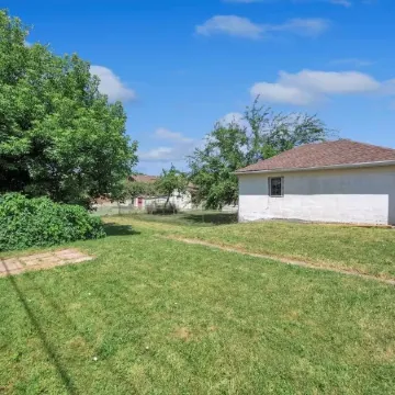 Niagara Family Stay | Near Brock, Falls & Wineries