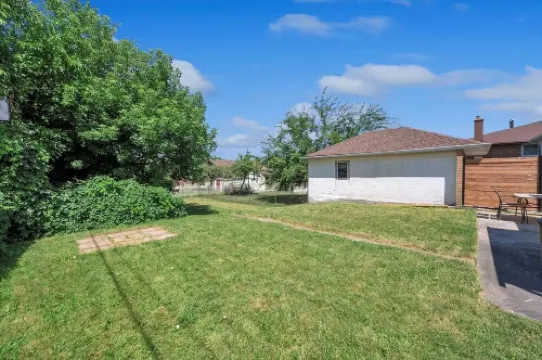 Niagara Family Stay | Near Brock, Falls & Wineries